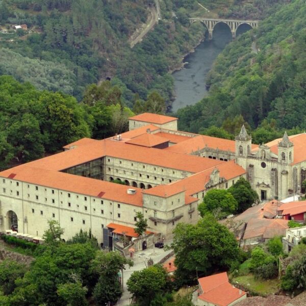 Excursión a Ribeira Sacra desde Santiago de Compostela Monasterio